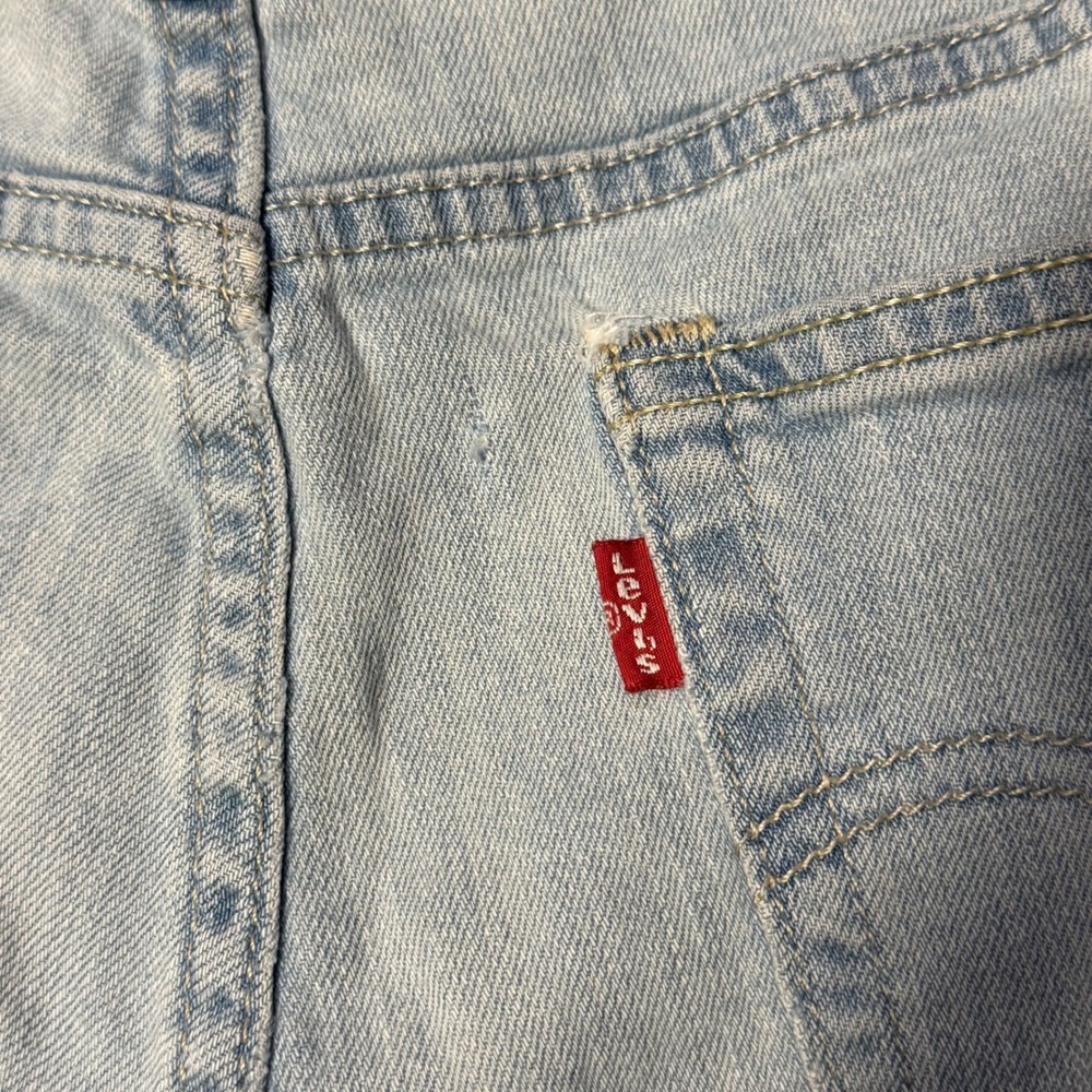 Levis Boyfriend Jeans Light Wash Distressed Blue Denim Size 31 CW-3815 - Picture 4 of 10